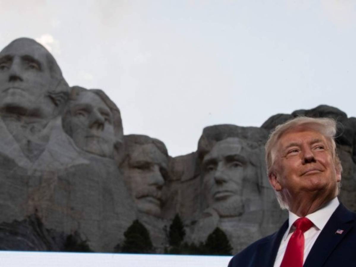 Trump aviva división racial en discurso en Monte Rushmore