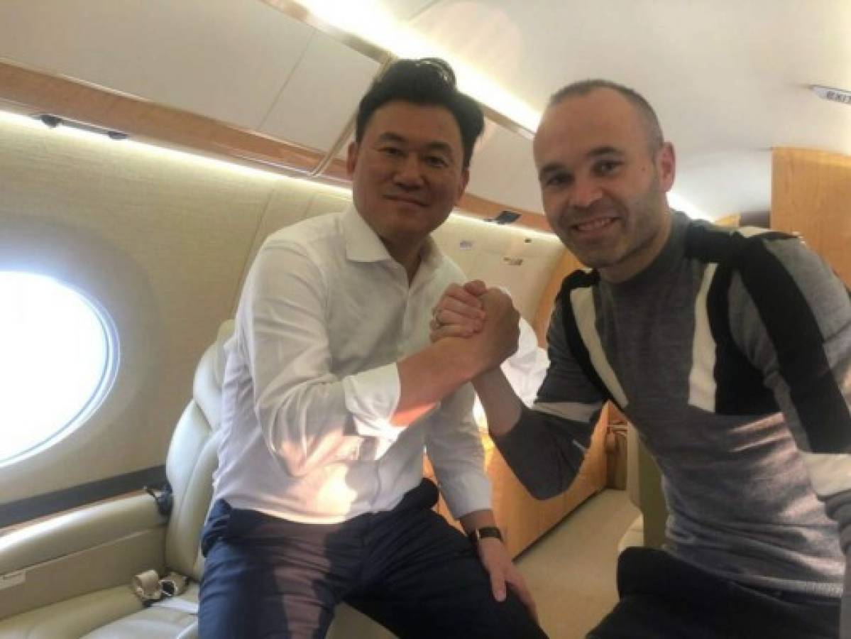 Andrés Iniesta confirma fichaje con equipo de Japón