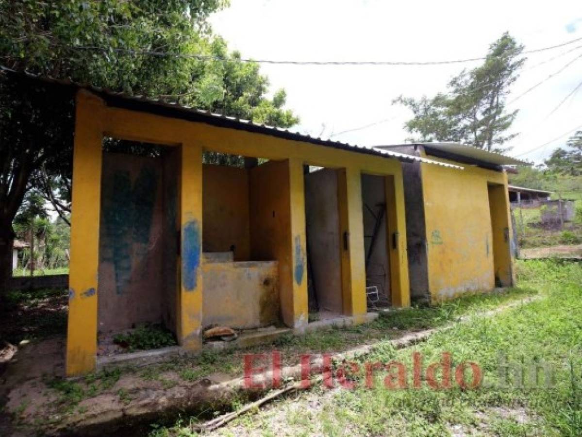 La falta de agua y de servicios hidrosanitarios son los principales problemas de los centros educativos. Foto: Johny Magallanes/El Heraldo