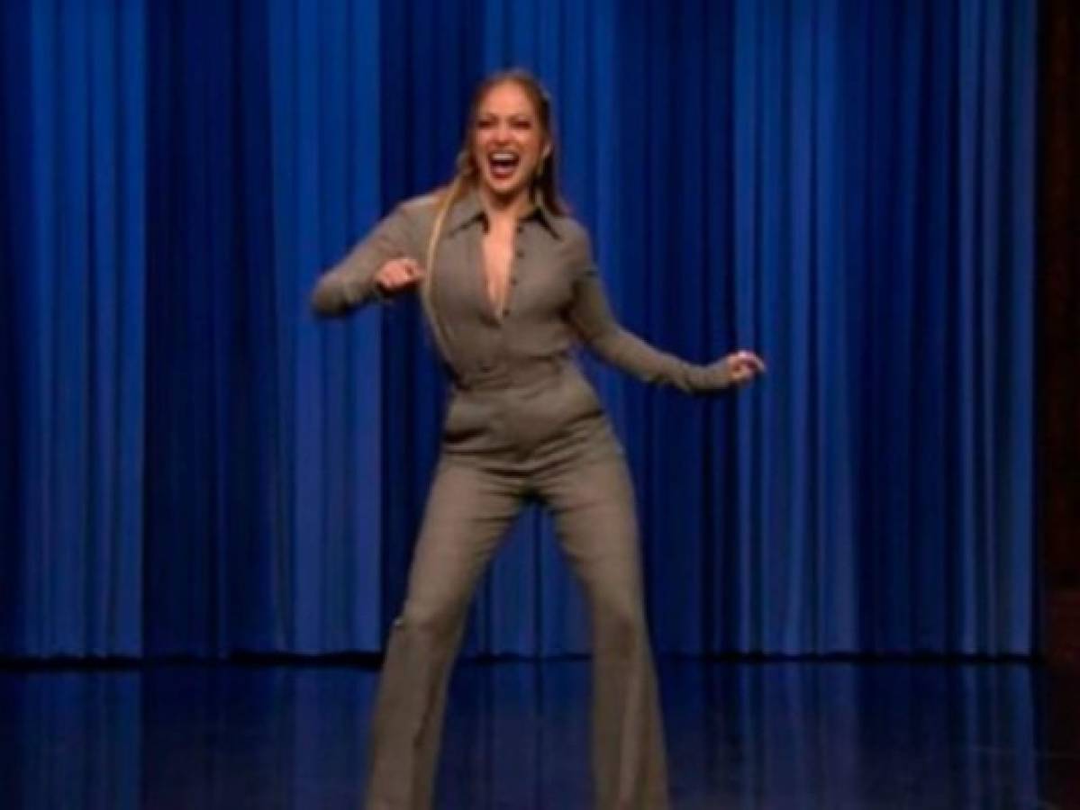 Jennifer López enloquece a sus fans con sensuales movimientos durante un reto de baile