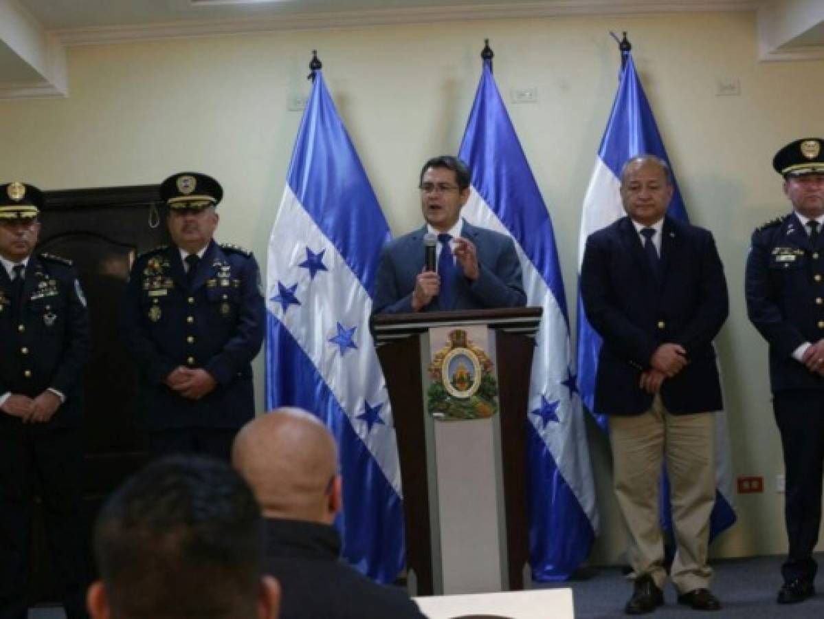Juan Orlando Hernández nombra a nuevos jefes de la Policía Nacional