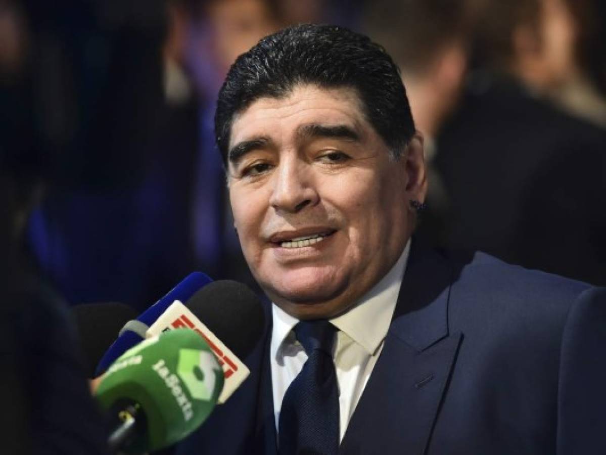 Maradona disconforme con Sampaoli pese a clasificación al Mundial  