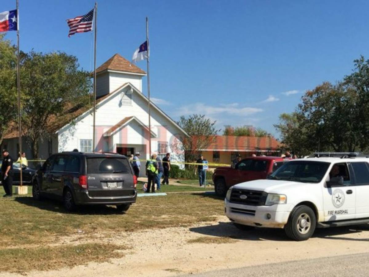 Masacre en Texas: Al menos 26 personas muertas deja tiroteo en iglesia
