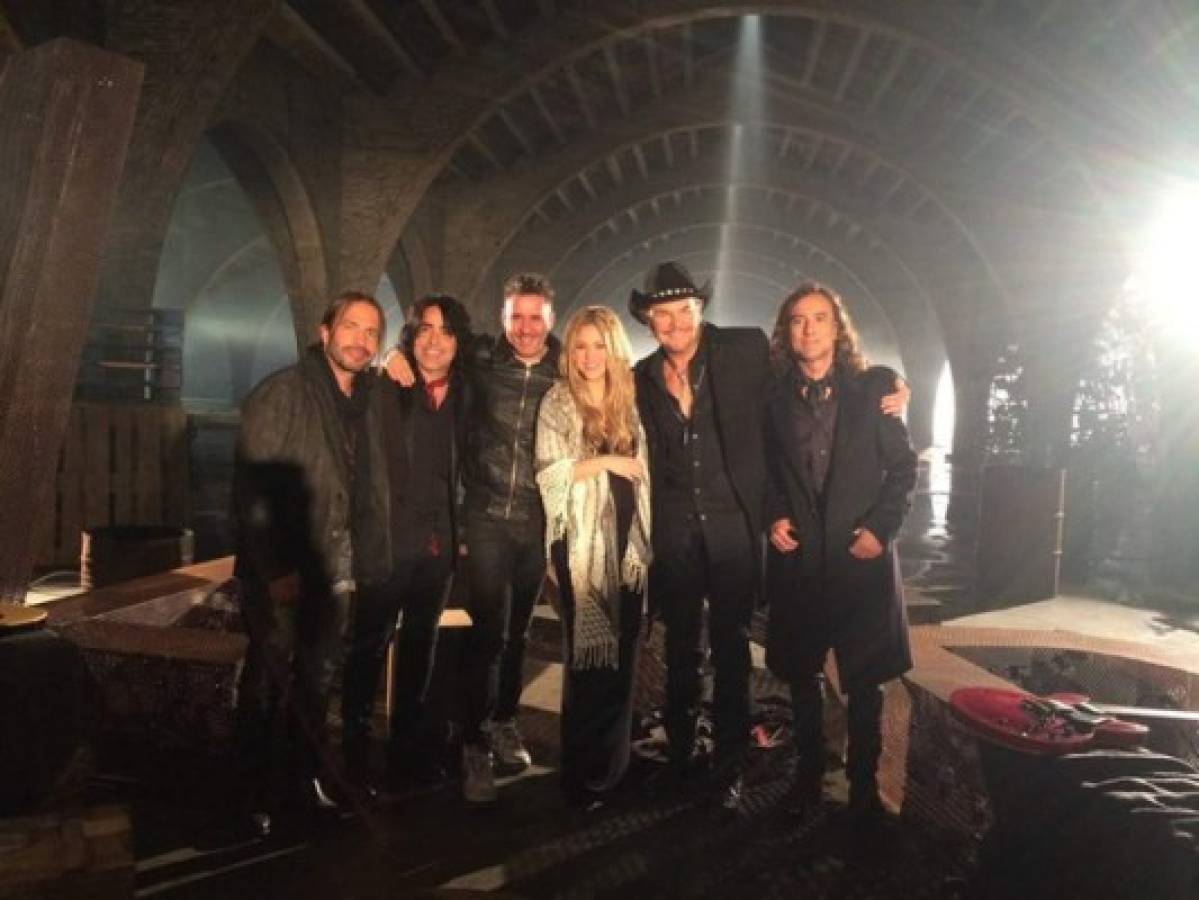 Shakira grabó video con Maná en Barcelona