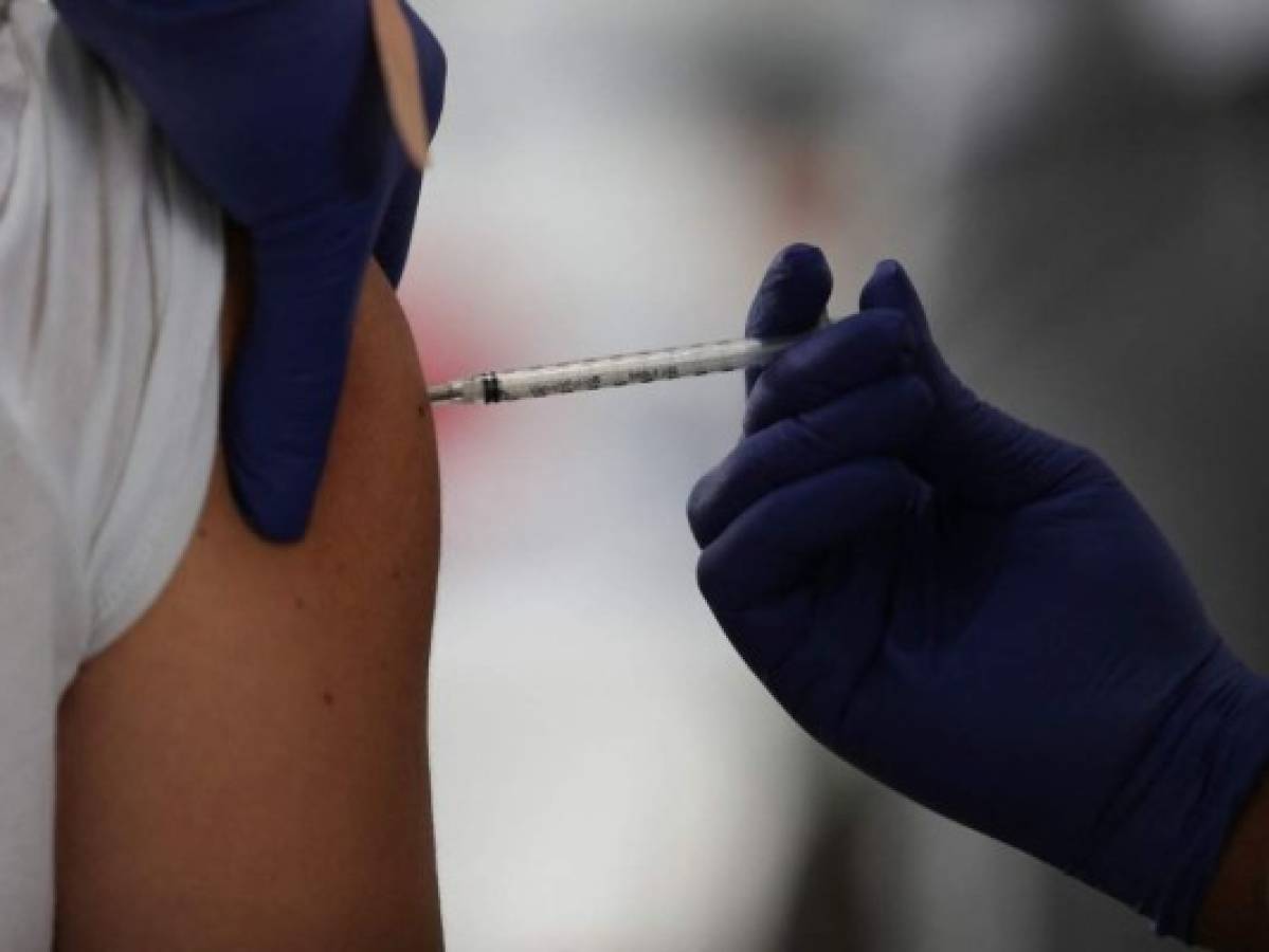 ¿Habrá dosis adicionales en lotes de vacunas anticovid para cubrir a más personas?