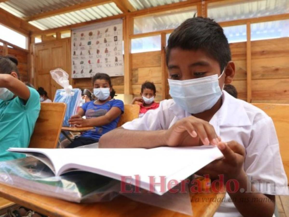 Algunos estudiantes acuden a clases por días. Foto: El Heraldo