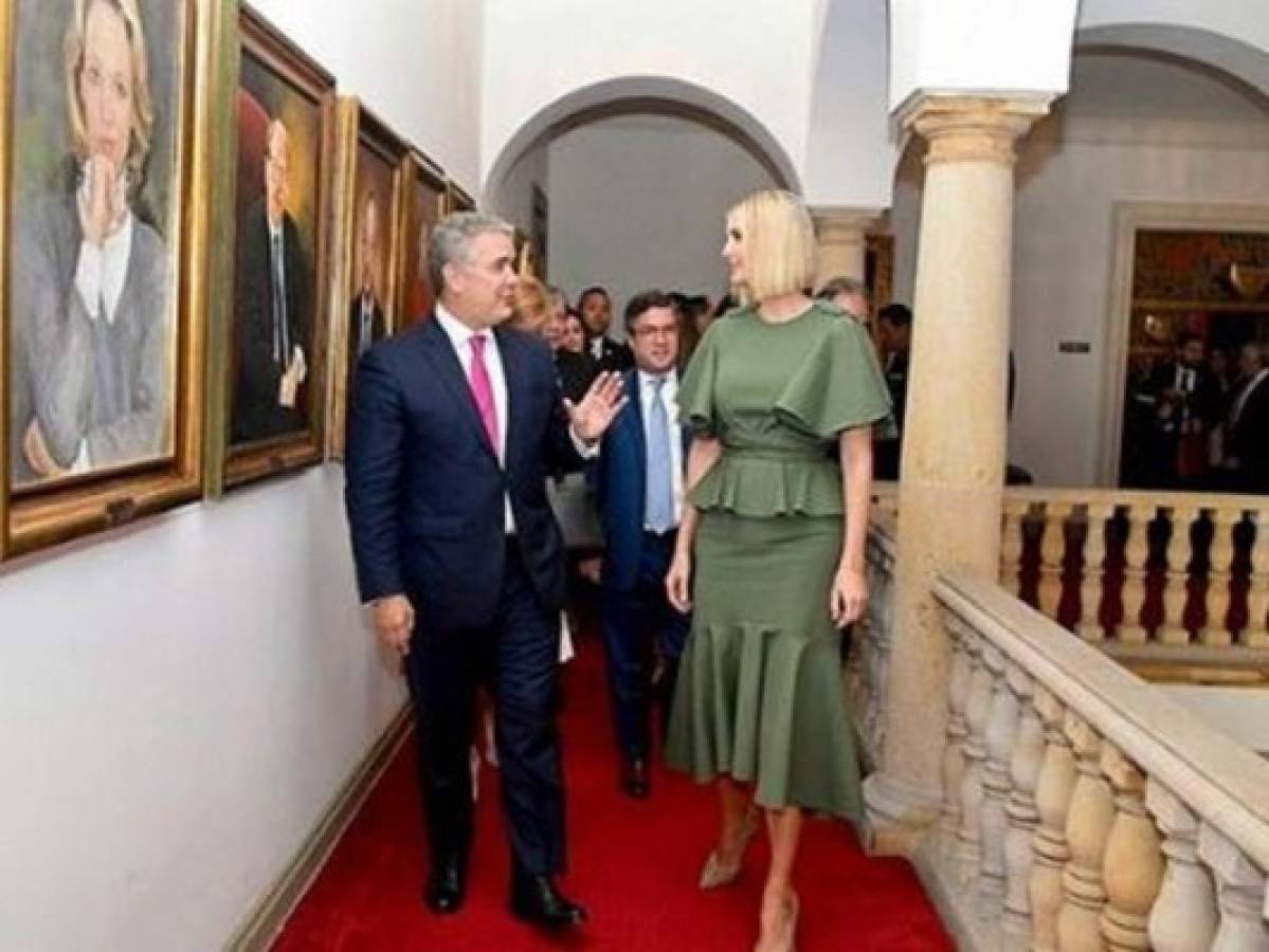 Vestido de Ivanka Trump genera ola de críticas en su visita a Bogotá