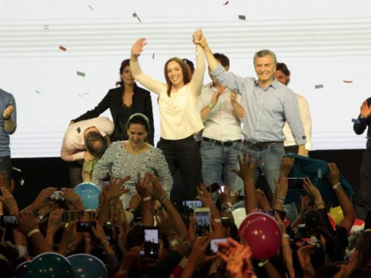 Macri gana mayoría, expresidentes Menem y Cristina Fernández ganan escaños en el senado