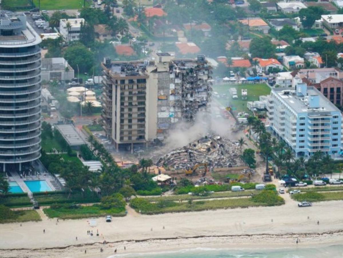 Presentan millonaria demanda tras derrumbe de edificio en Miami