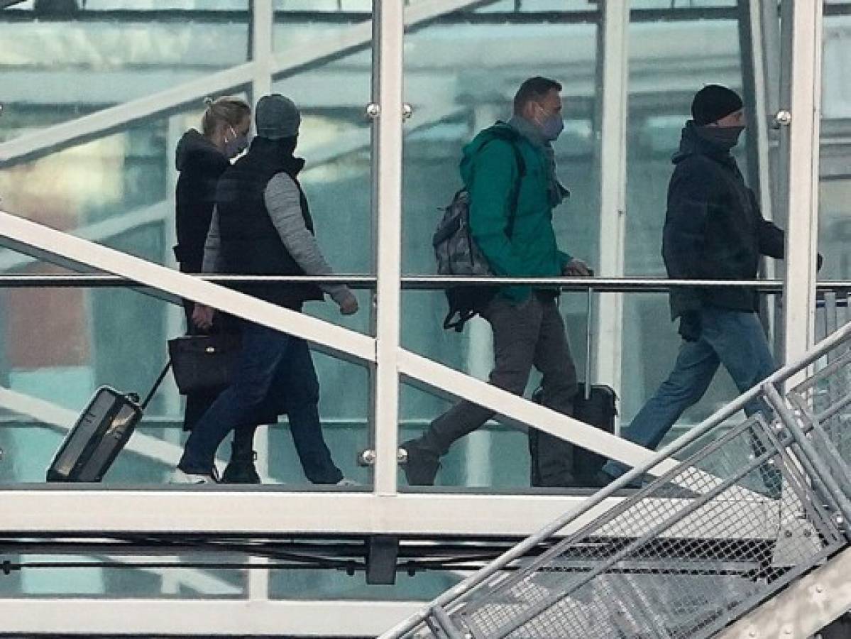 A su regreso a Rusia, Alexei Navalny fue detenido  