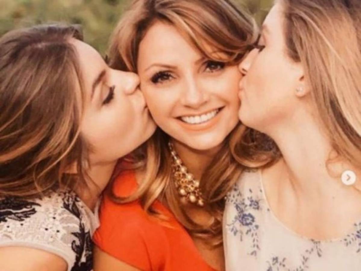 Angélica Rivera y sus hijas demuestran que son fanáticas de Selena