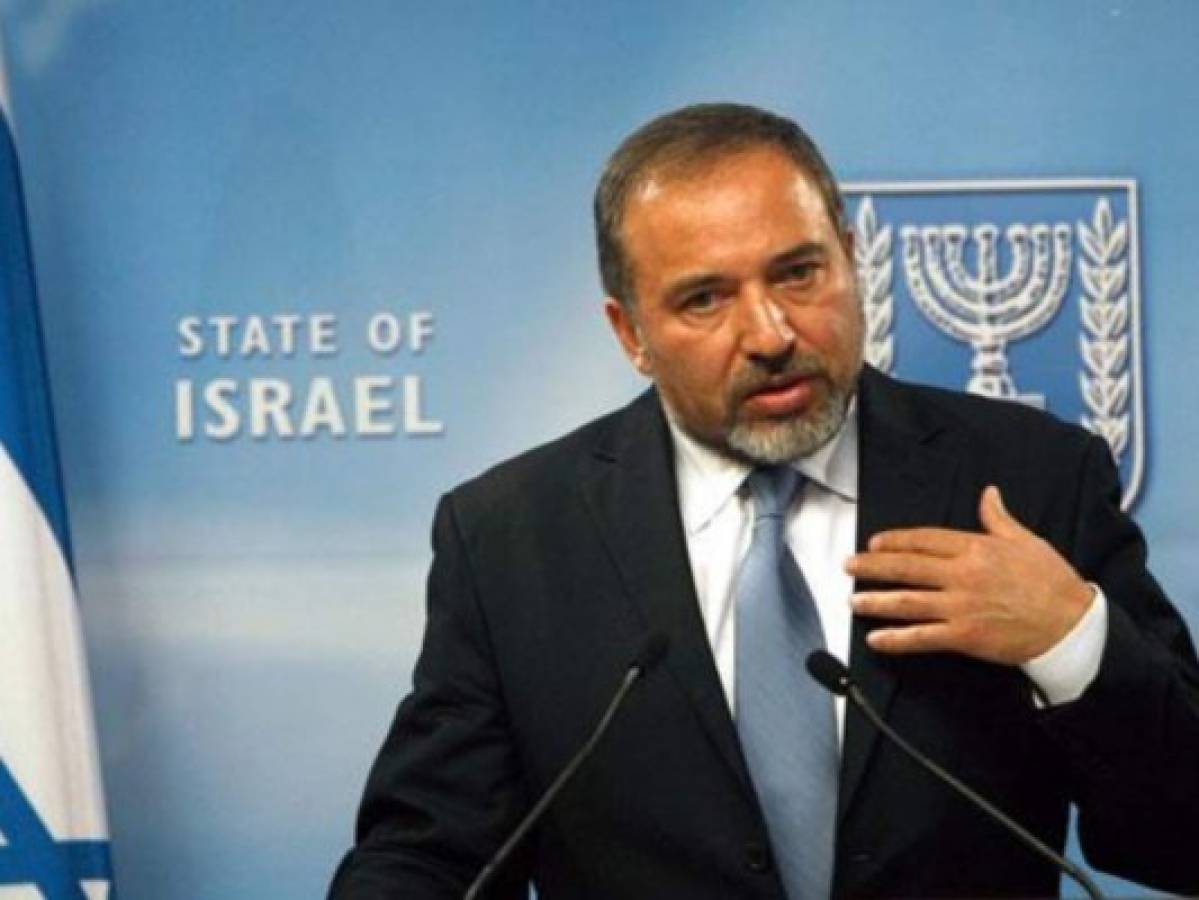Dimite el ministro israelí de Defensa por la tregua en Gaza