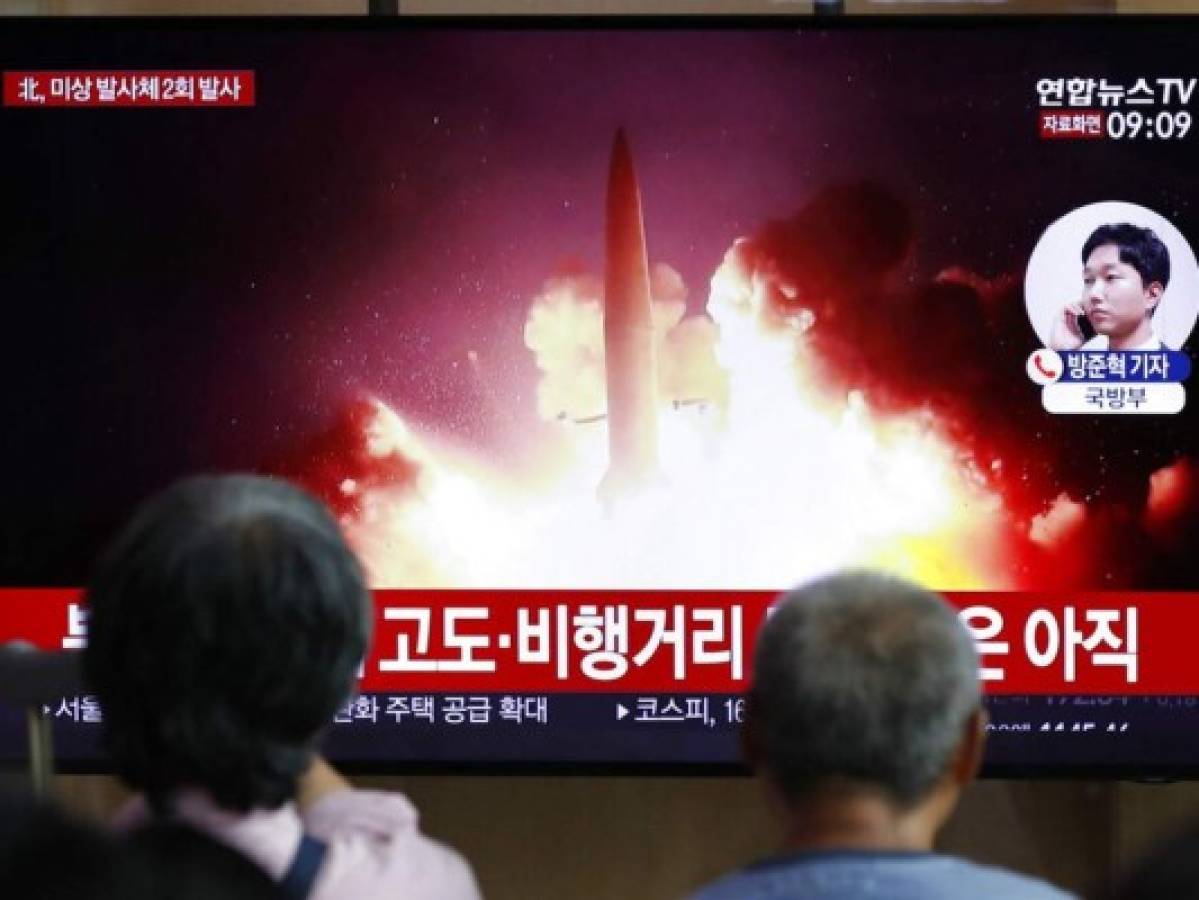 Con supervisión de Kim Jong Un, Corea del Norte dispara misiles