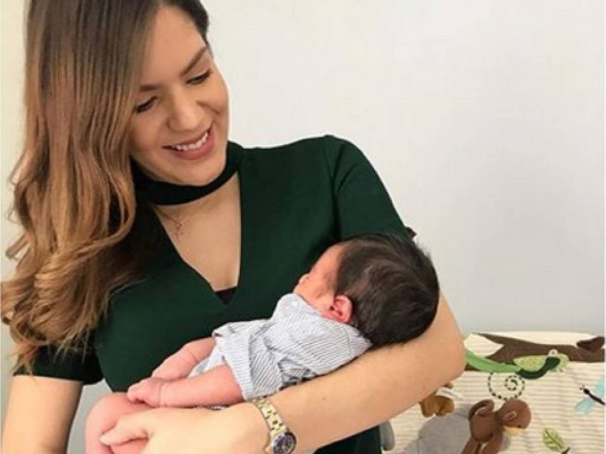 Melissa Valeriano muestra el rostro de su bebé en Instagram, a una semana de nacido