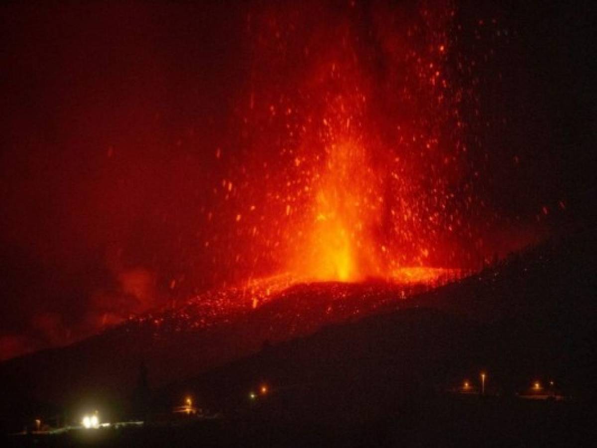 Lava del volcán Cumbre Vieja pierde velocidad pero mantiene capacidad destructiva