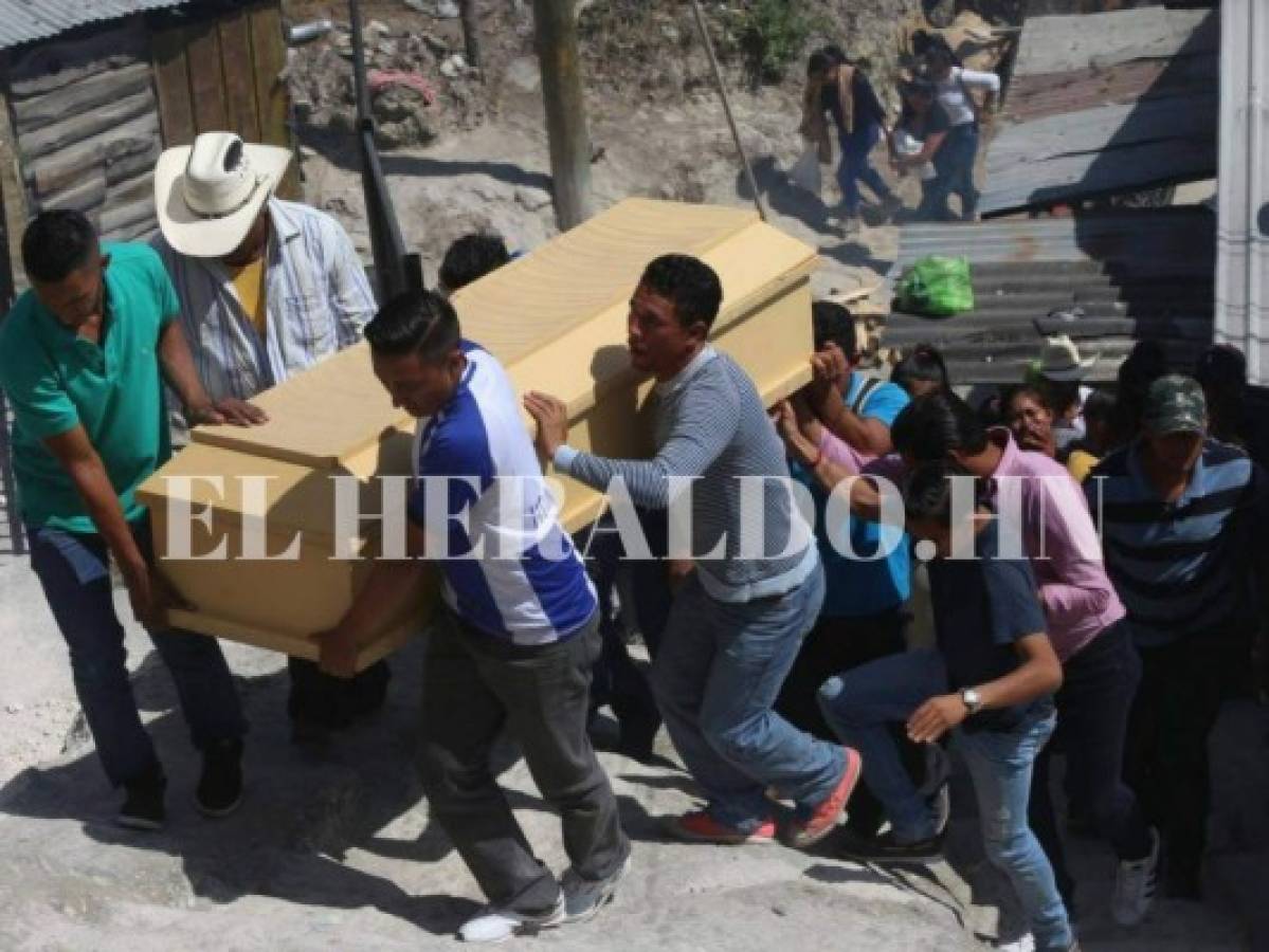 Honduras: Dan el último adiós a jovencitas que murieron ahogadas en río Guacerique