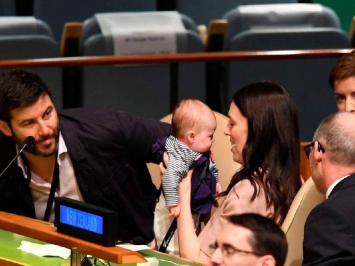 Ministra de Nueva Zelanda y su bebé entran en la historia en la ONU