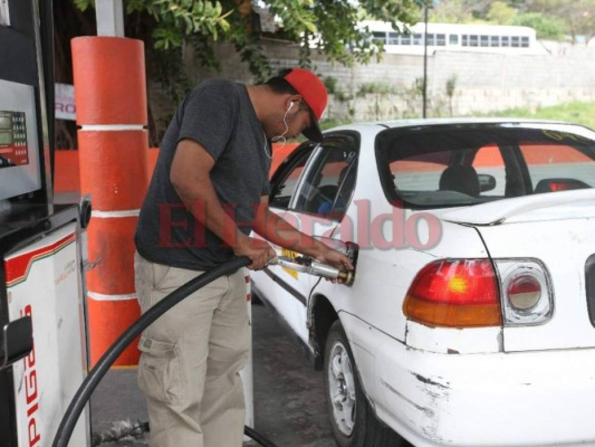 Precio de los combustibles bajará a partir de este lunes 3 de diciembre