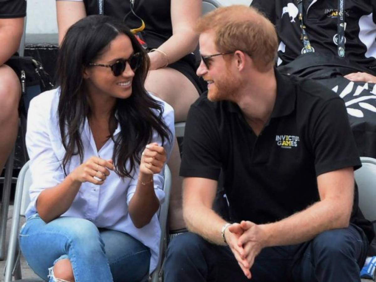 Príncipe Harry y Meghan Markle se muestran en público por primera vez