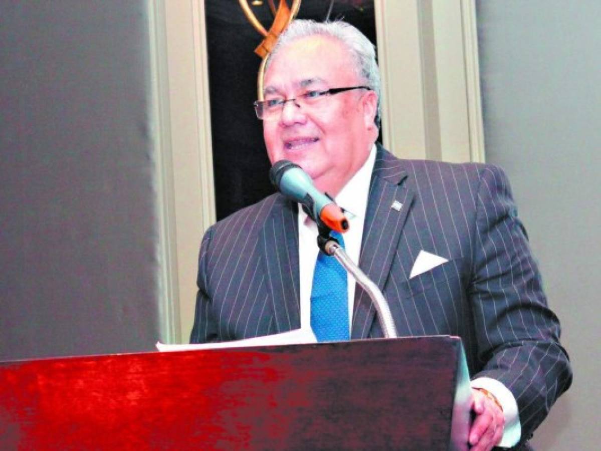 Iván Romero asume como vicepresidente de Organización Marítima Internacional