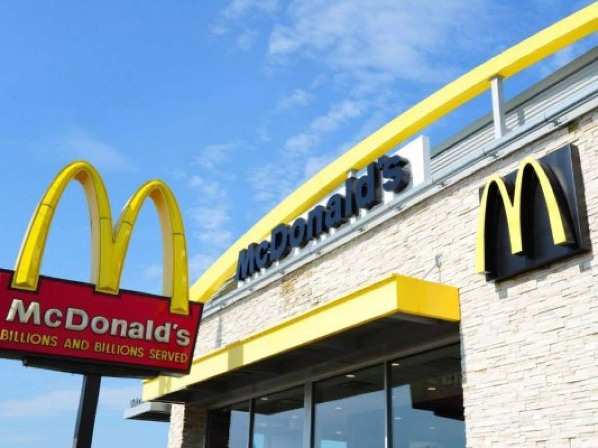 Restaurantes de McDonald's en EEUU exigirán uso de mascarillas por pandemia