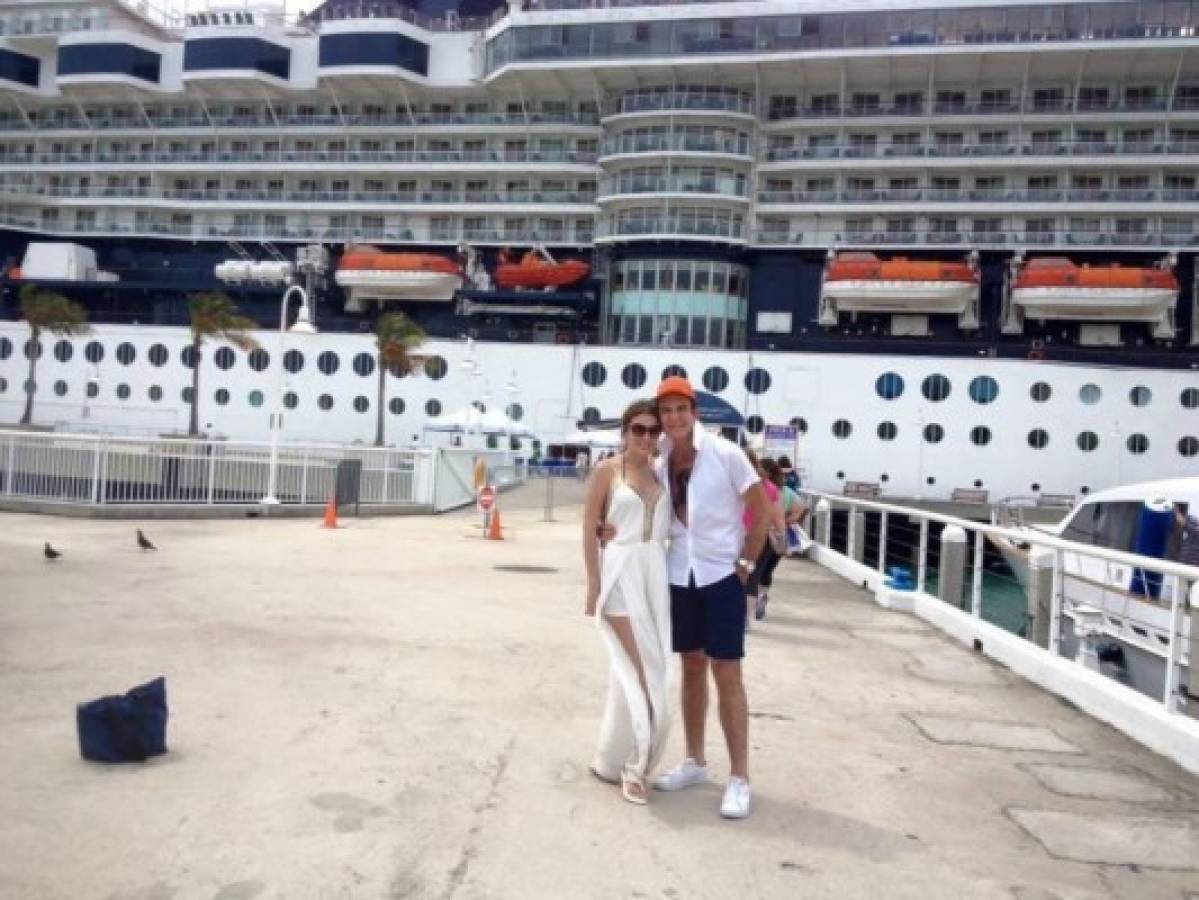 Nasralla comparte fotos de su luna de miel con Iroshka Elvir desde crucero en el Caribe