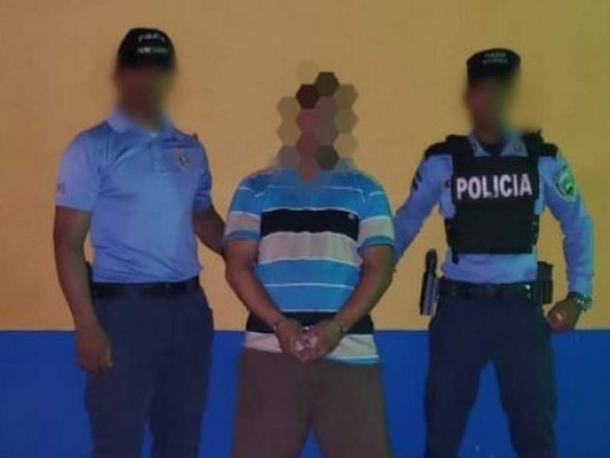 Detienen a salvadoreño que transportaba ilegalmente a dos cubanos