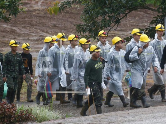 Rescatadas las 13 personas atrapadas en una cueva en Tailandia