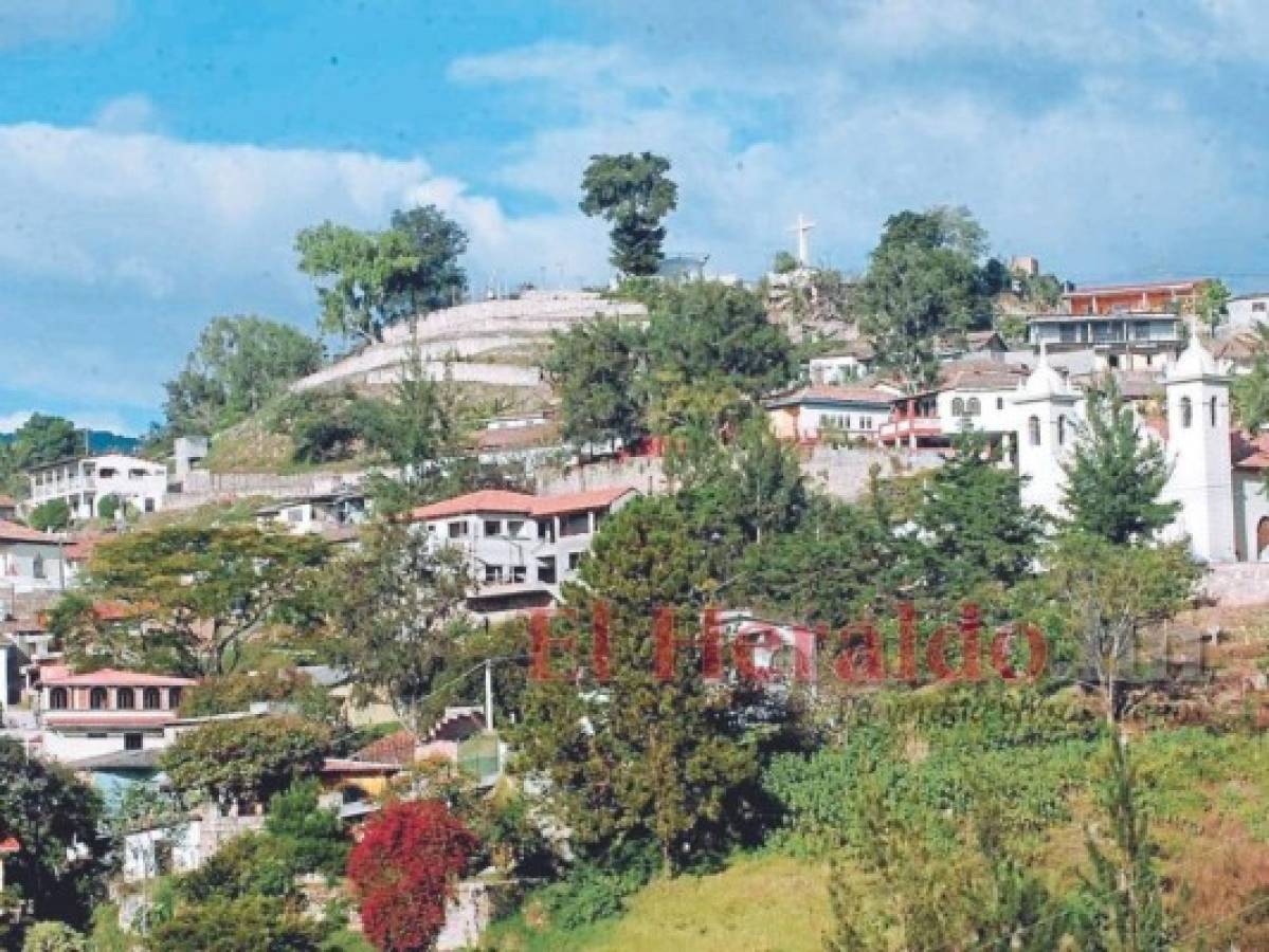 El municipio turístico de Santa Lucía es atractivo por su mirador, laguna y los turistas son recibidos por sus agradables habitantes. Foto: El Heraldo