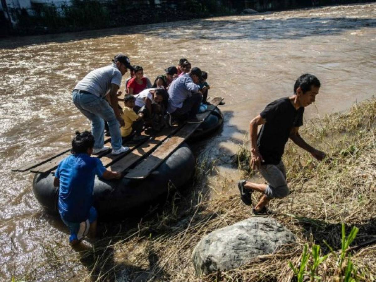 Migrante hondureño en frontera de México: 'Los que cruzan (el río) los agarran y después los deportan'