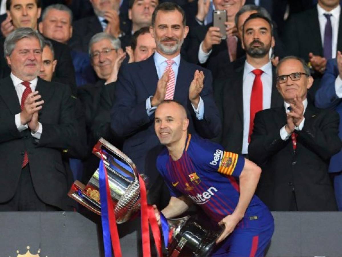 Andrés Iniesta publicará esta semana si se va del Barcelona a China