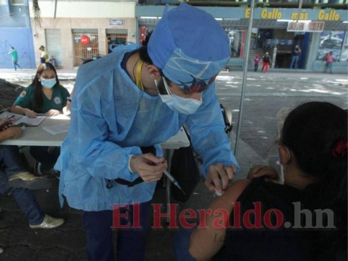 Con jornadas comunitarias buscan captar a los renuentes de la vacuna anticovid