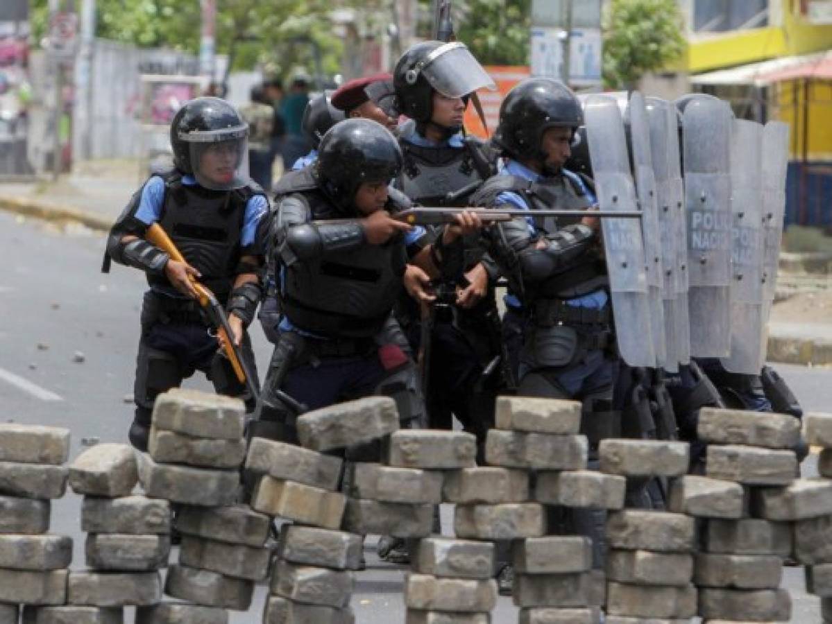 Atacan a tiros a manifestantes en barrios de la capital de Nicaragua