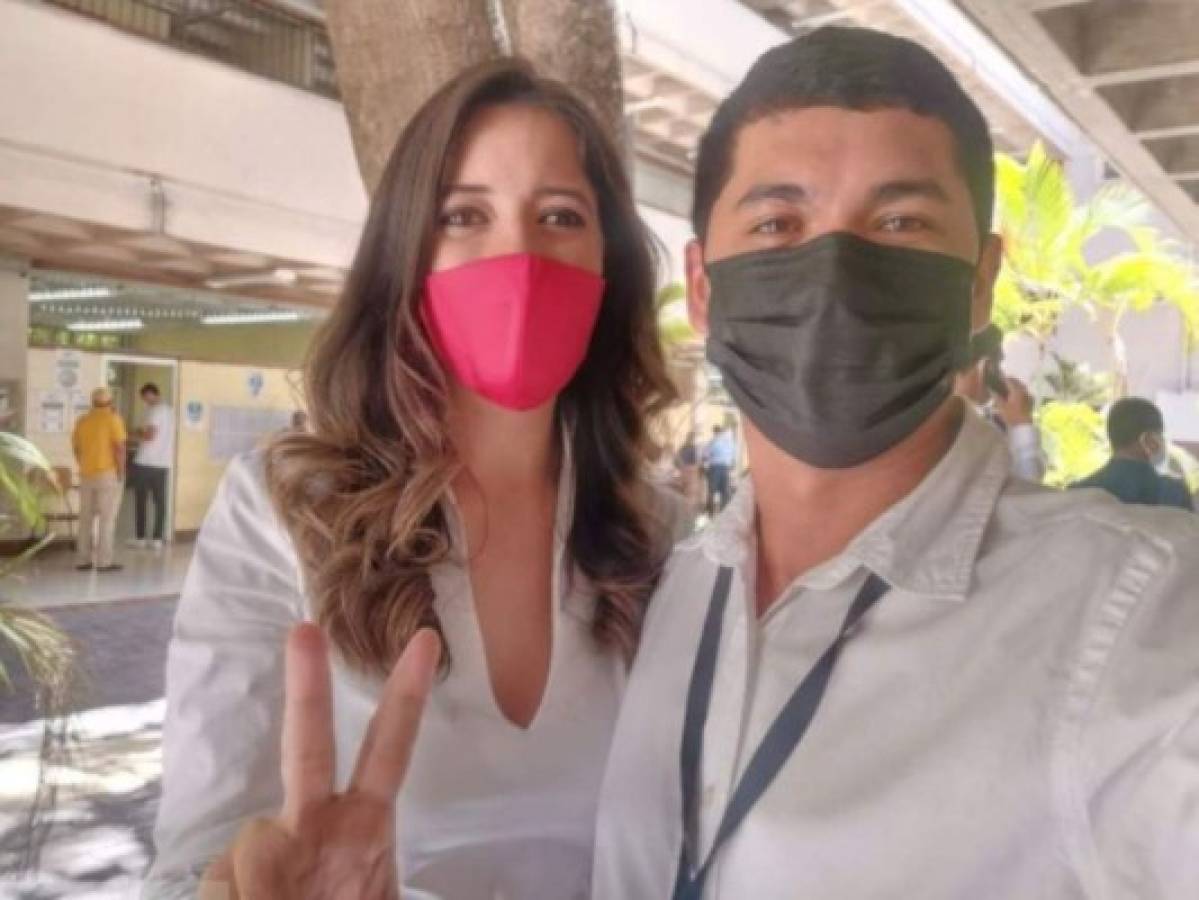 FOTOS: 'Pichu Zelaya', precandidata a diputada, votó en UNAH