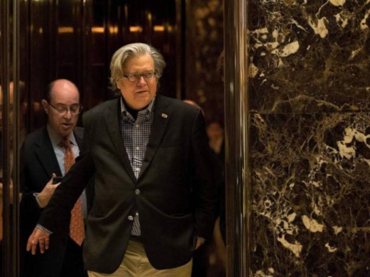 Steve Bannon, estratega de Trump, fue removido del Consejo de Seguridad Nacional