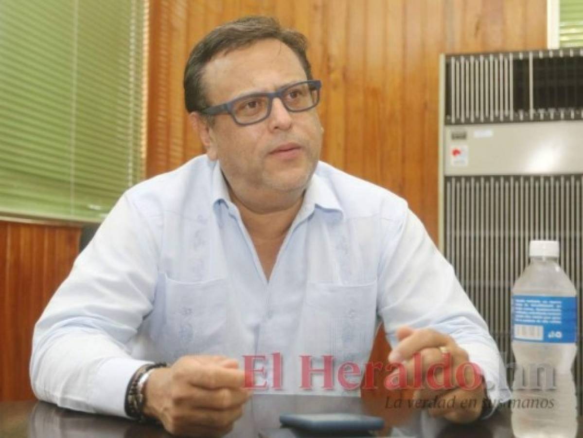 Arnaldo Bueso: 'Clases iniciarán en centros que reúnen las condiciones'