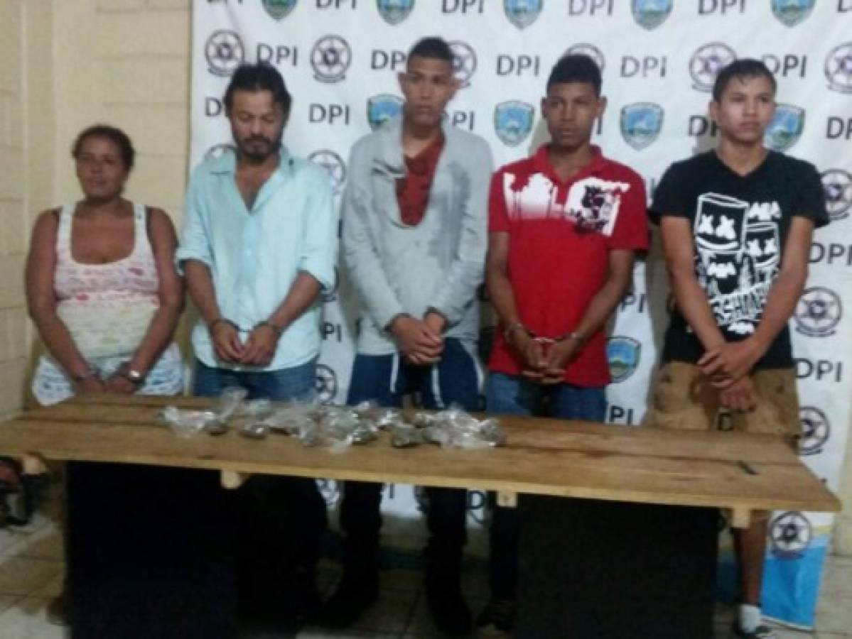 Cae banda delictiva en posesión de supuesta droga en Juticalpa, Olancho