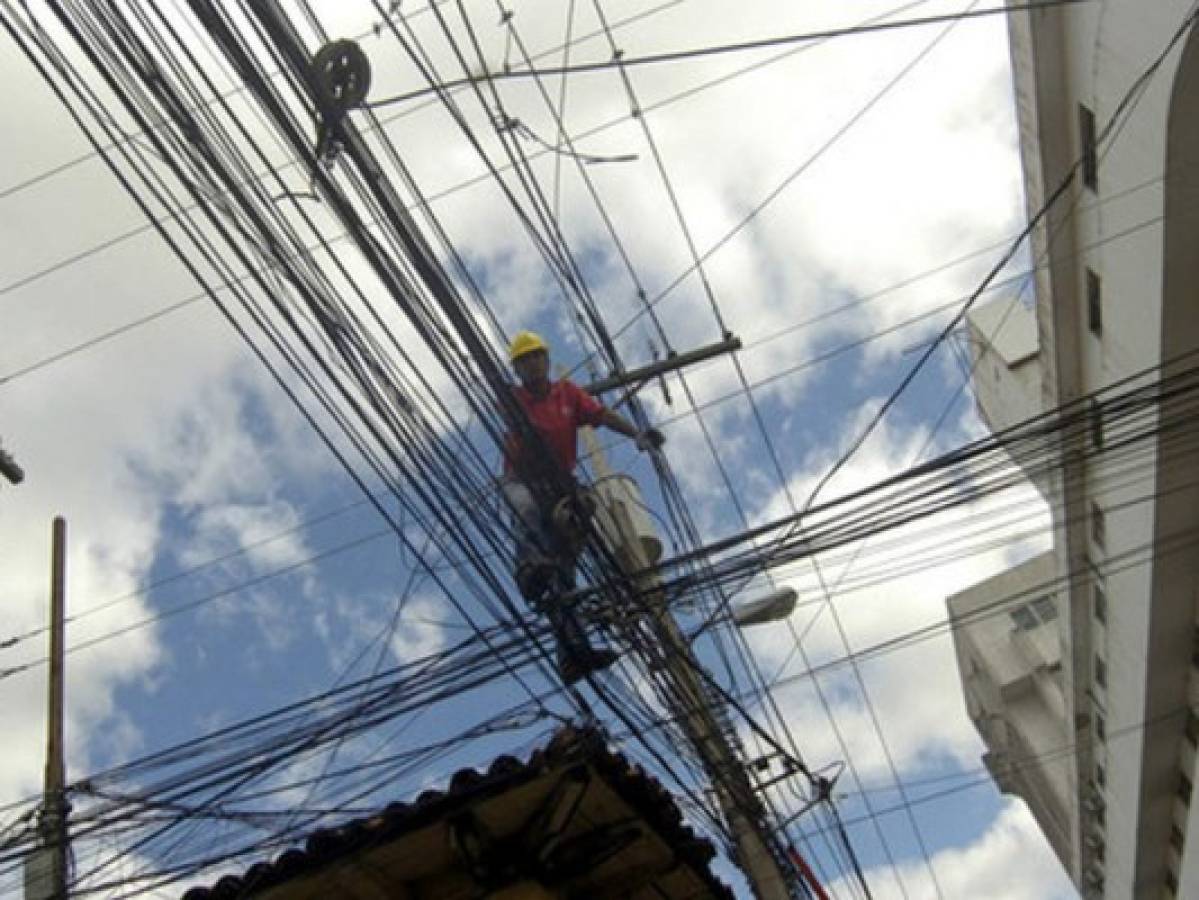 Falla deja sin energía eléctrica varias colonias capitalinas