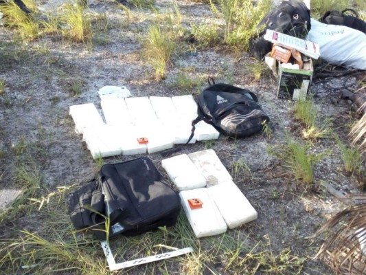 Capturan a tres presuntos narcotraficantes hondureños con 14 kilos de cocaína