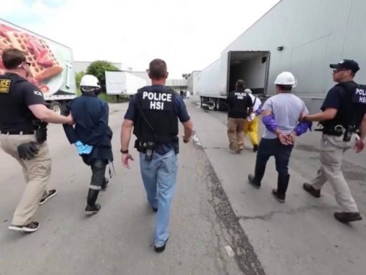 Arrestan a 146 inmigrantes indocumentados durante masiva redada en Ohio