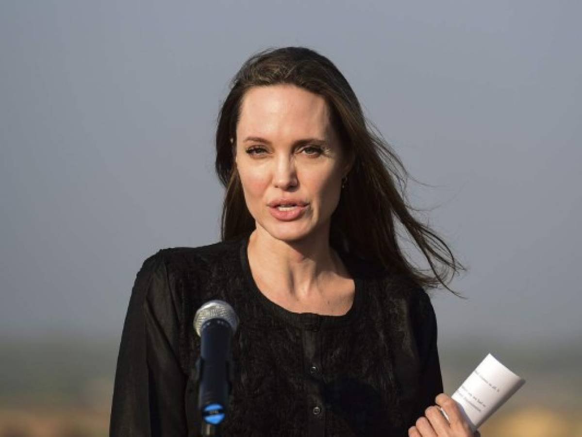 Angelina Jolie pide a Birmania cesar la persecución a los rohinyás