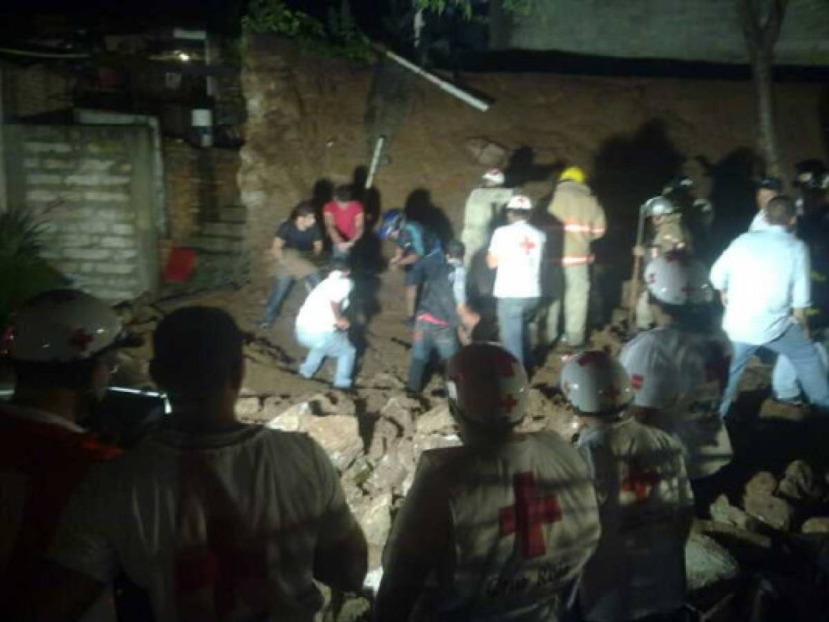 Honduras: Dos muertos y cuatro heridos por caída de muro