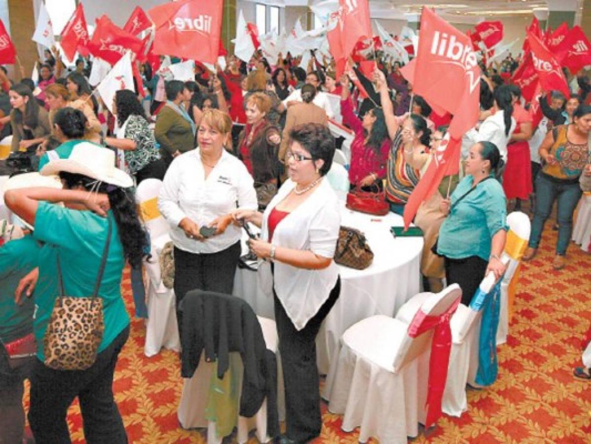 Mujeres leales a 'Mel” Zelaya buscan la subcoordinación en Libre