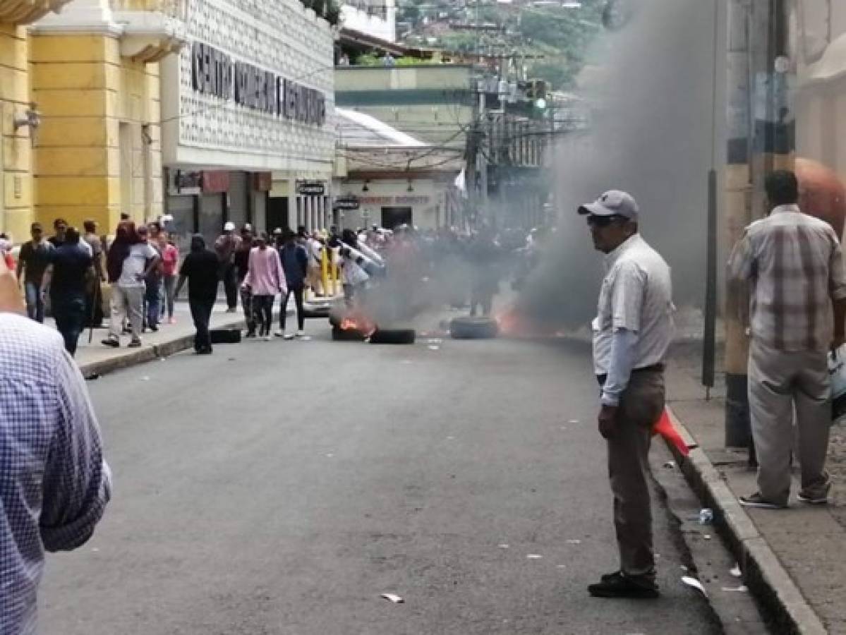 Caos en el centro de Tegucigalpa durante marcha de la Plataforma