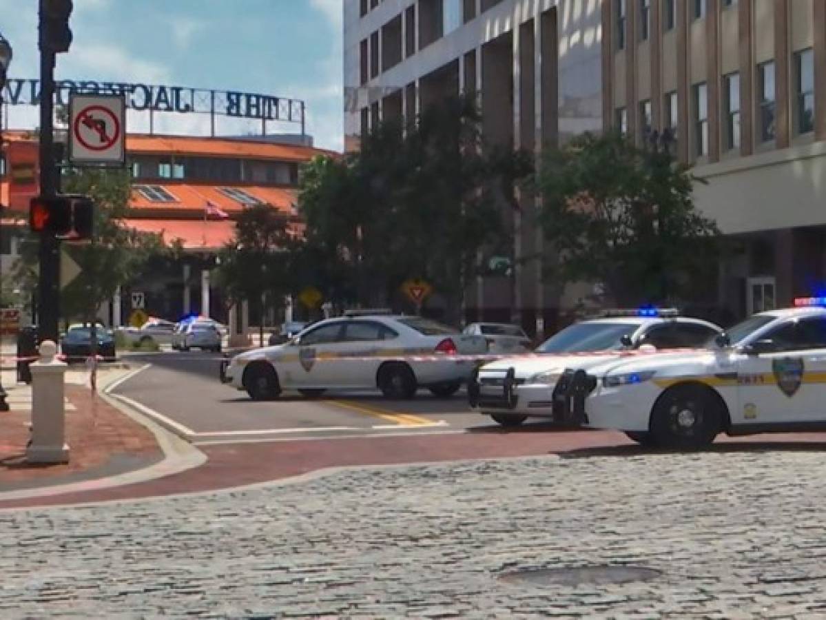 Estados Unidos: Varios muertos deja tiroteo en centro comercial en Florida