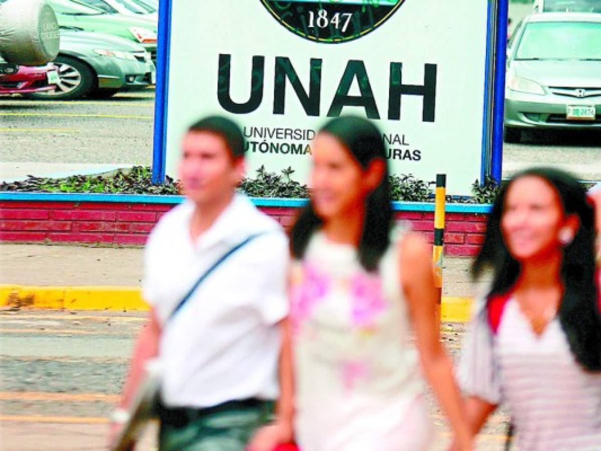 6,000 estudiantes de la UNAH están por debajo del 70%