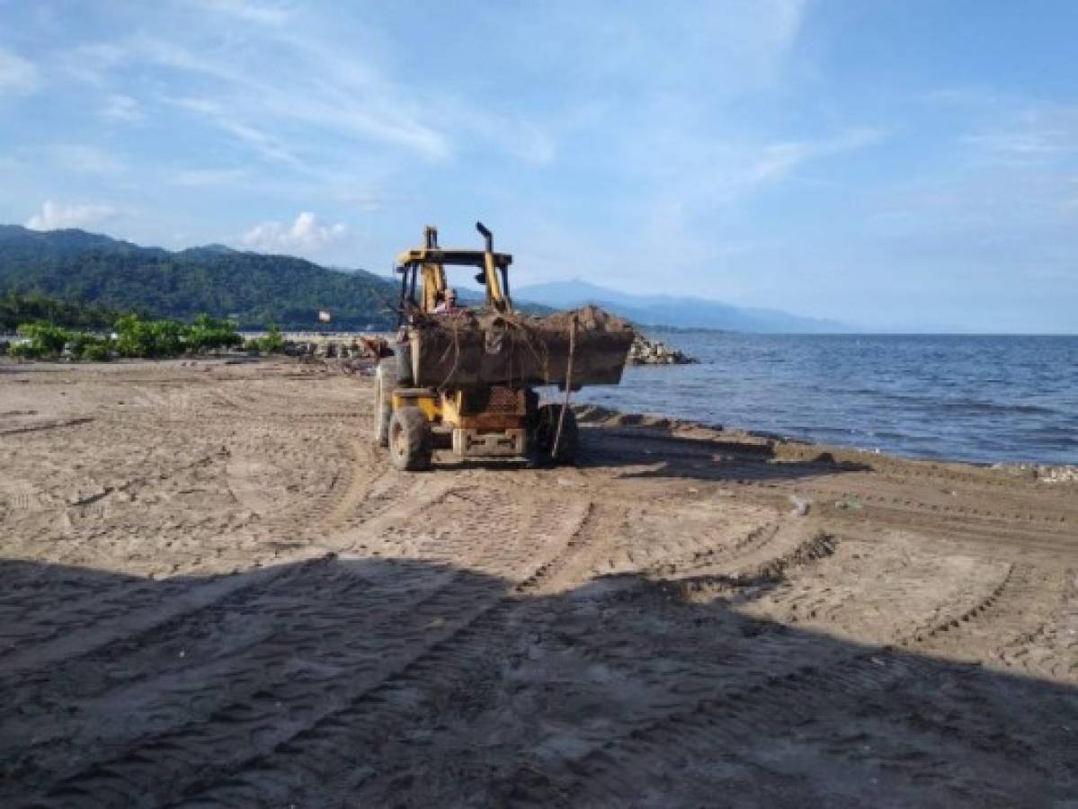 Realizan jornada de limpieza en el río Motagua tras oleada de basura