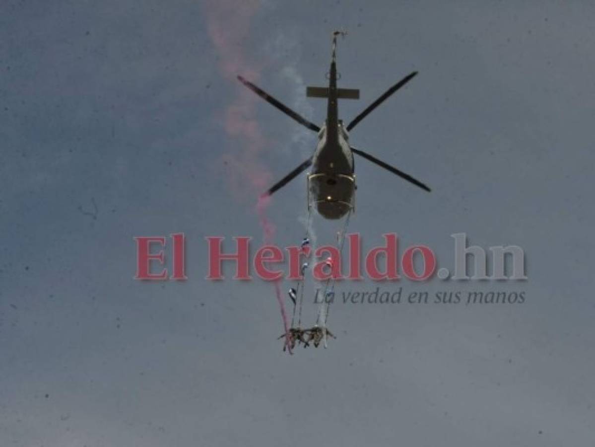 Aeronaves de la Fuerzas Aérea Hondureña (FAH) también son parte de la celebración. Foto: Marvin Salgado/ EL HERALDO