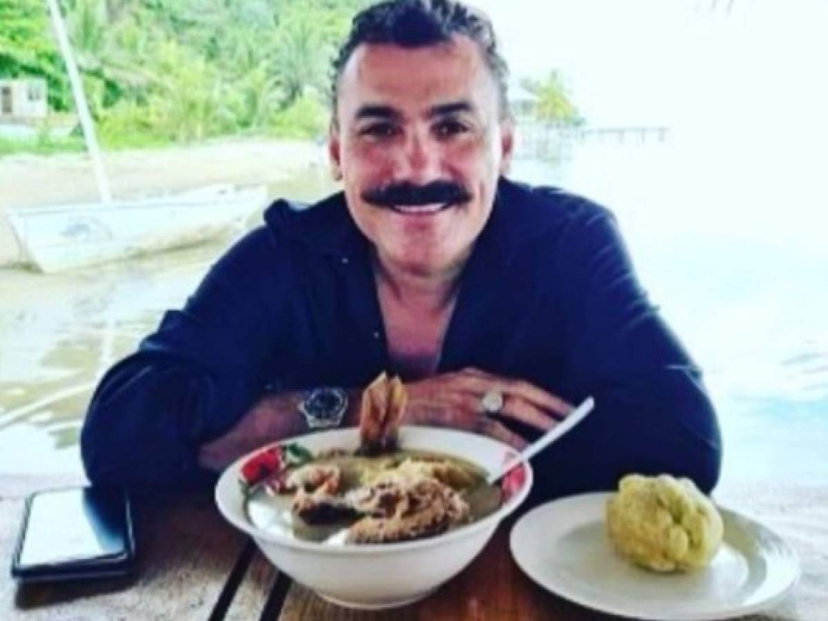 'El Chapo de Sinaloa' disfruta de la música y la gastronomía en Roatán