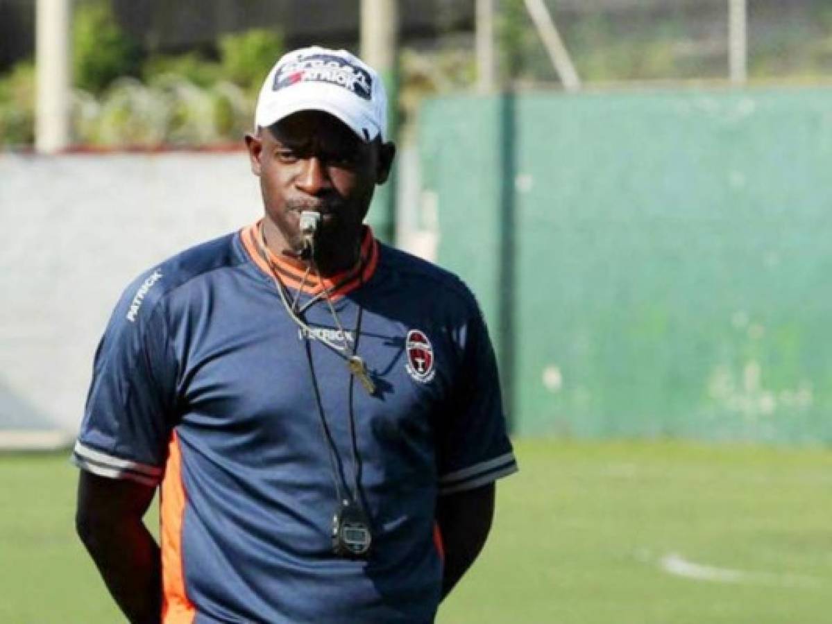 El panameño Anthony Torres es el nuevo entrenador de Platense